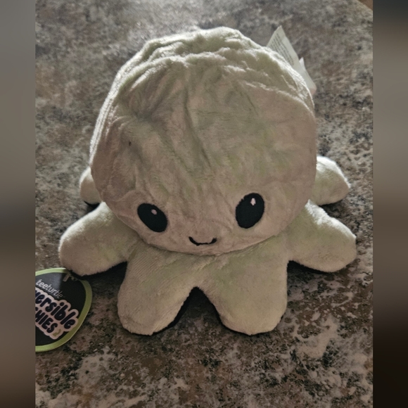 Tee turtle reversible octopus plushie - Picture 4 of 4